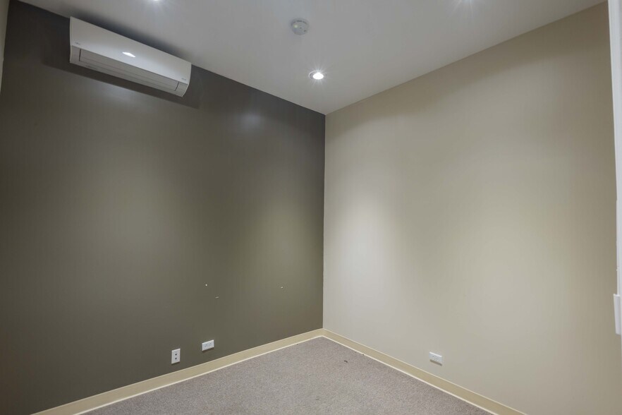 More Photos Of 99-1342 Koaha Pl, Honolulu Warehouse For Sale