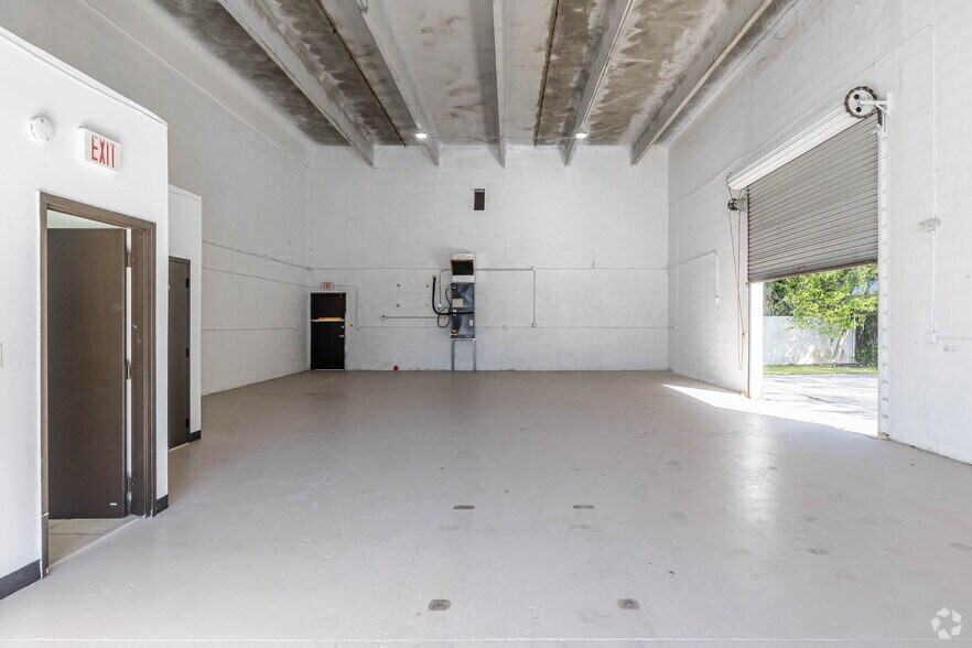 More Photos Of 14315 SW 139th Ct, Miami Warehouse For Lease