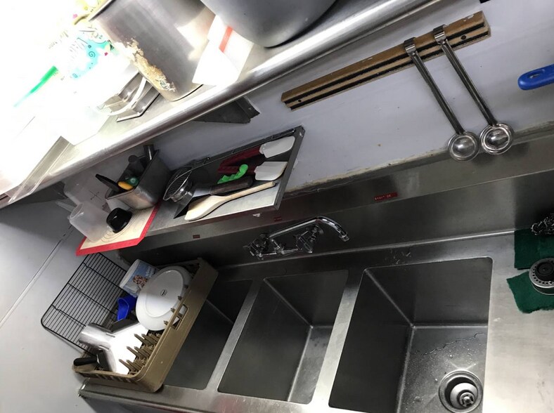 More Photos Of 115 Springfield St, Dayton Storefront Retail Residential For Lease