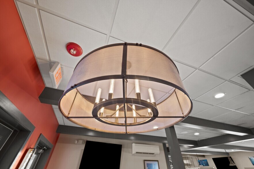 More Photos Of 514 NW Dixie Hwy, Stuart General Retail For Sale