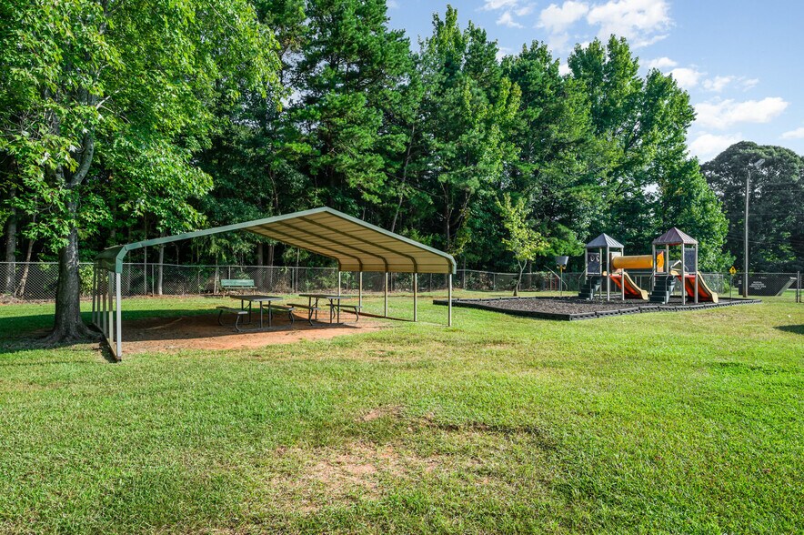 More Photos Of 1699 N Rocky River Rd, Lancaster Daycare Center For Sale