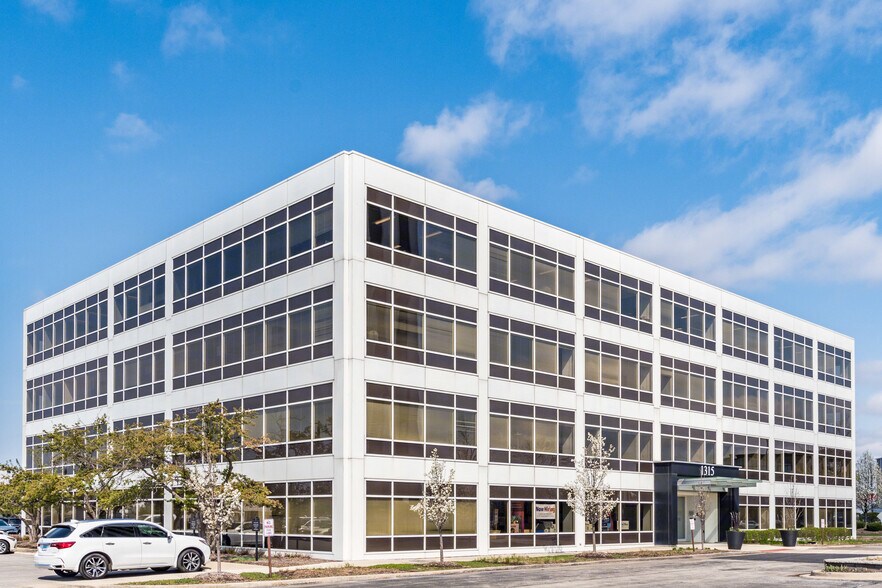 More Photos Of 1315 W 22nd St, Oak Brook Office For Lease