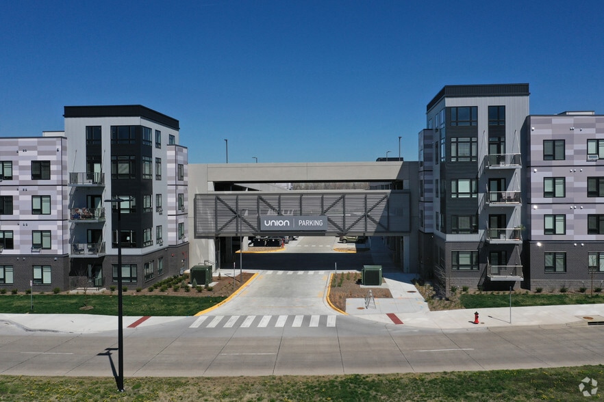 More Photos Of 1000 Berkley Pky, Kansas City Apartments For Sale