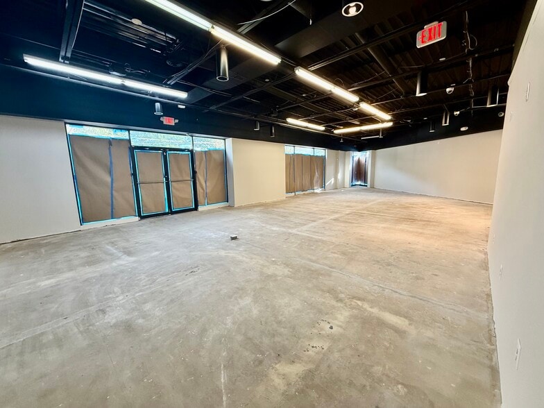 More Photos Of 11750 Business Park Dr, Waldorf General Retail For Lease