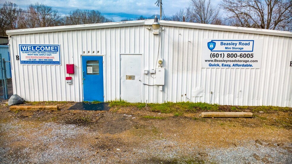More Photos Of 5849 N Commerce Plz, Jackson Self Storage For Sale