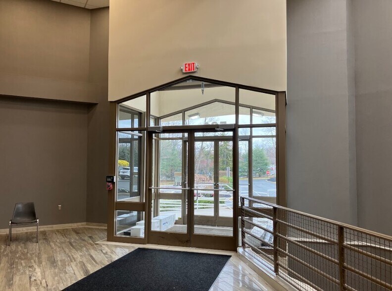 More Photos Of 561 Cranbury Rd, East Brunswick Medical For Sale