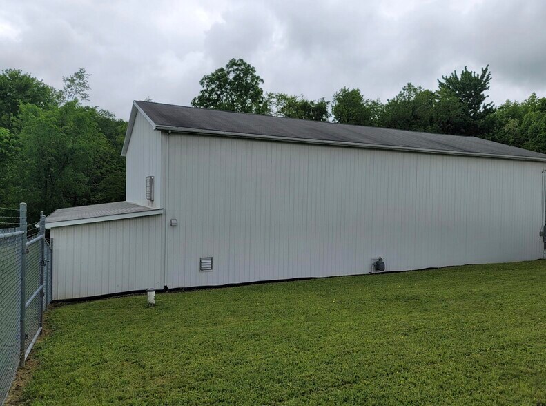 More Photos Of 1006 Perry Hwy, Harmony Warehouse For Sale