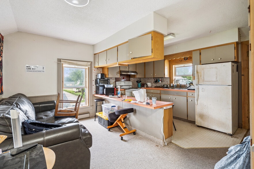 More Photos Of 920 High St, Grinnell Apartments For Sale