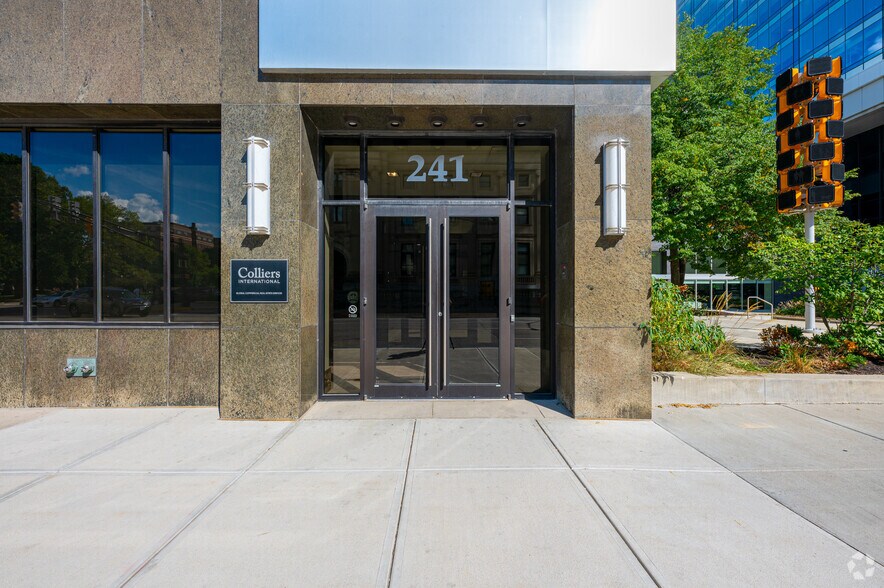 More Photos Of 241 N Pennsylvania St, Indianapolis Loft Creative Space For Lease