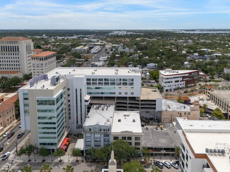 More Photos Of 1962 Main St, Sarasota Office For Sale