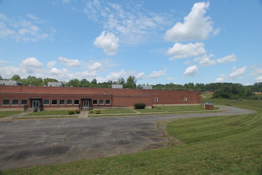 More Photos Of 800 Bird St, Scottsville Manufacturing For Sale