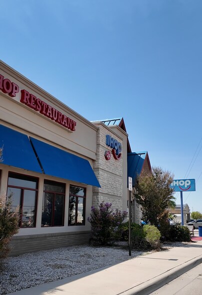 More Photos Of 2529 S Canal St, Carlsbad Restaurant For Sale