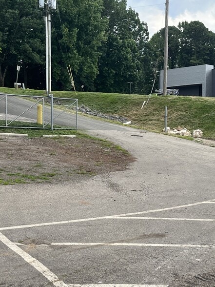 More Photos Of 8609 Jersey Ct, Raleigh Land For Lease