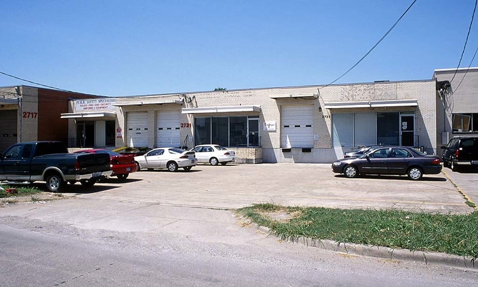 More Photos Of 2719-2723 Irving Blvd, Dallas Distribution For Lease