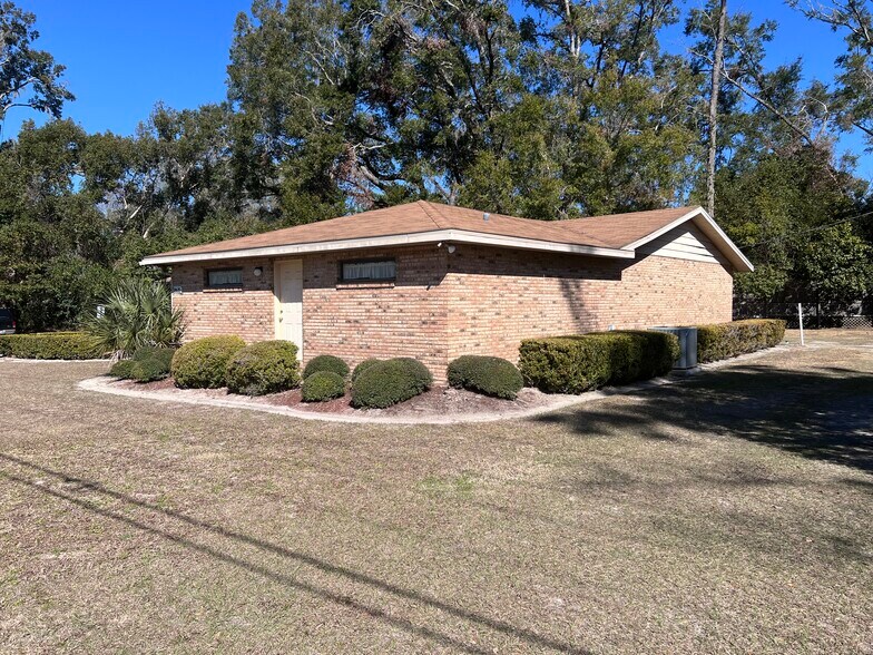 More Photos Of 420 NE Santa Fe Blvd, High Springs Medical For Lease