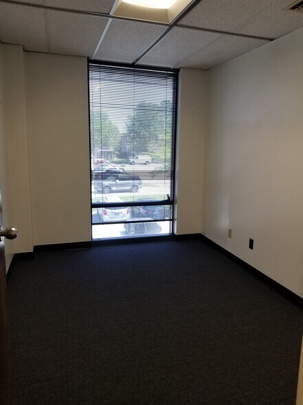More Photos Of 4176 S Plaza Trl, Virginia Beach Office For Lease