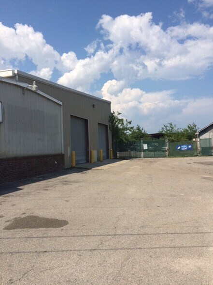 More Photos Of 4614 Rivers Ave, Charleston Service For Lease