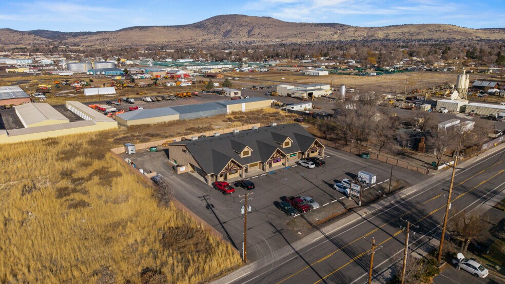 More Photos Of 2815 Laverne Ave, Klamath Falls Flex For Sale