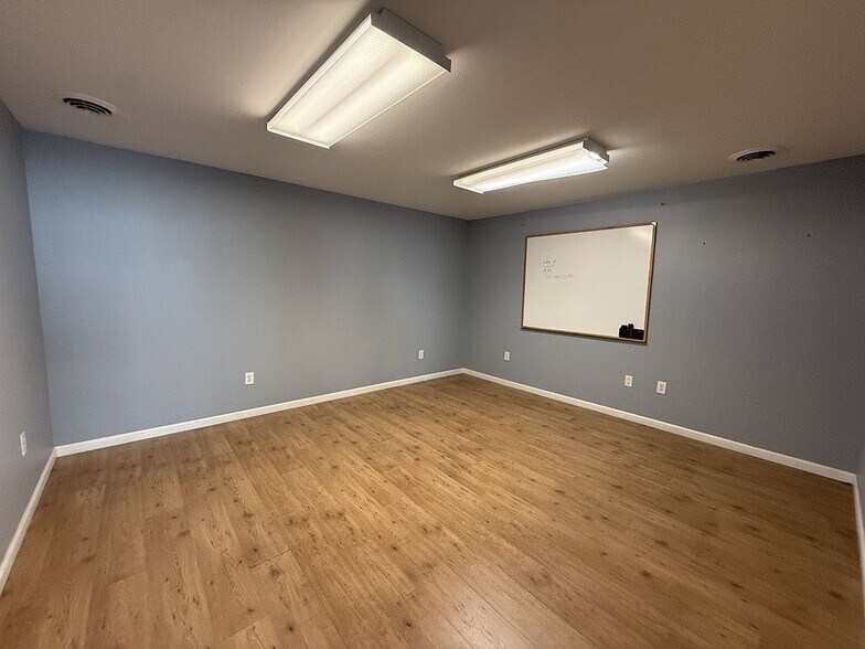 More Photos Of 218 Mechanic St, Waterville Manufacturing For Lease