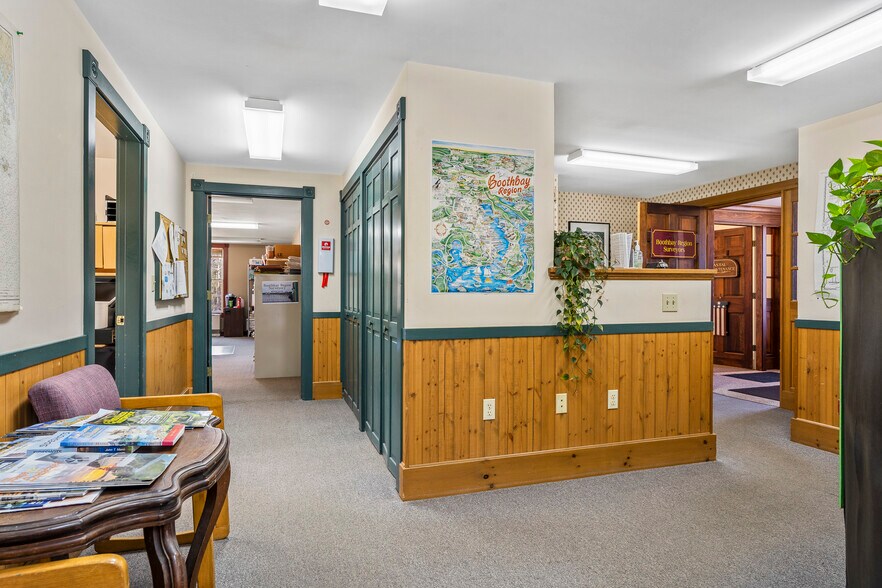 More Photos Of 1037 Wiscasset rd, Boothbay Flex For Sale