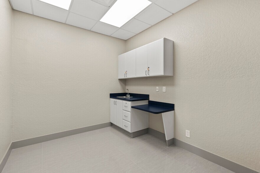 More Photos Of 431 N Kirkman Rd, Orlando Medical For Lease