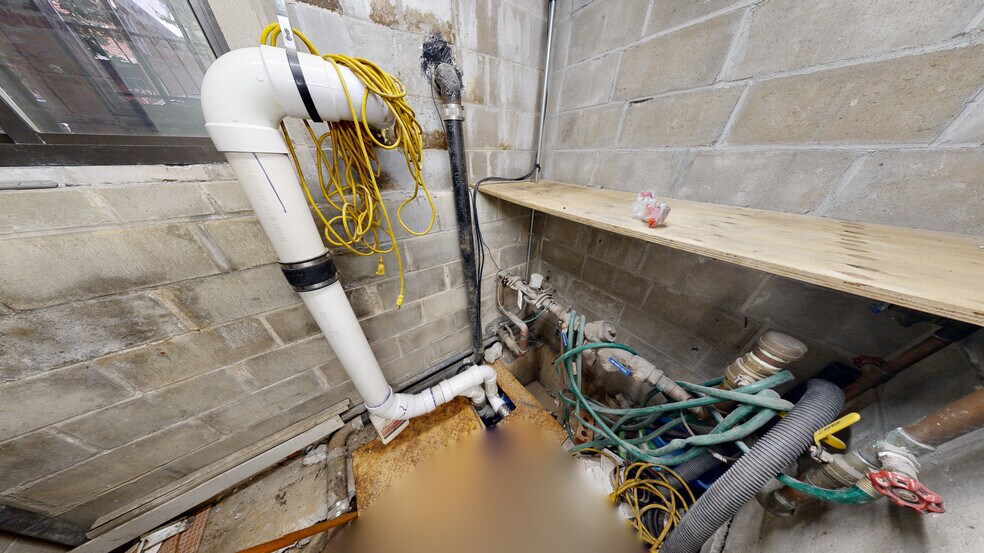 More Photos Of 77-20 74th St, Ridgewood Office For Sale