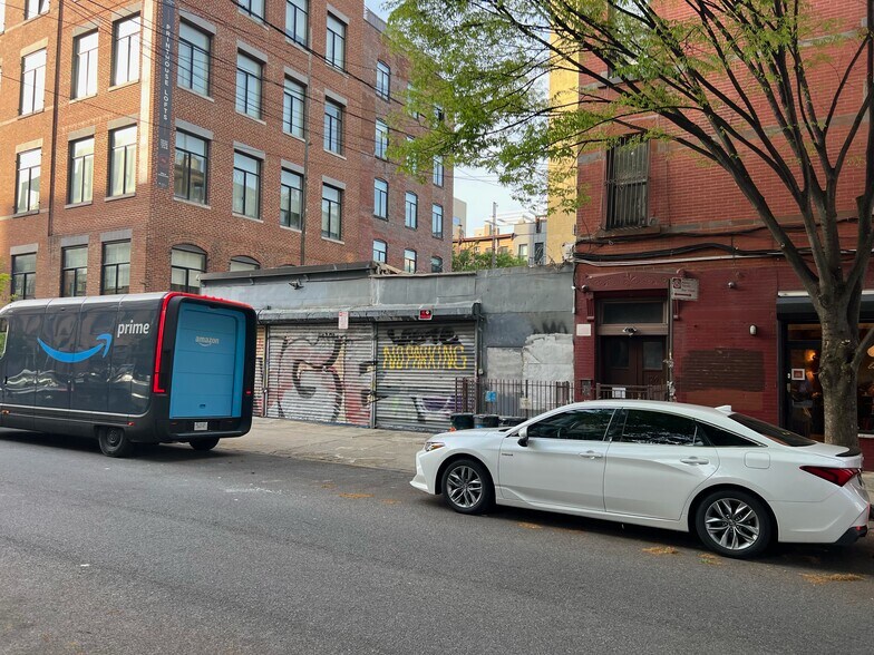 More Photos Of 124 Bedford Ave, Brooklyn Multifamily For Sale