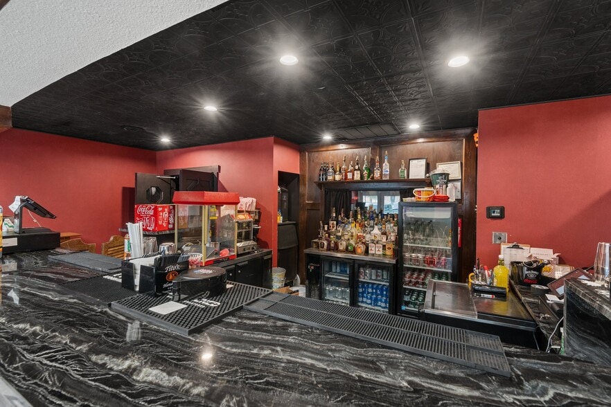 More Photos Of 110 W Main St, Waxahachie Theater Concert Hall For Lease