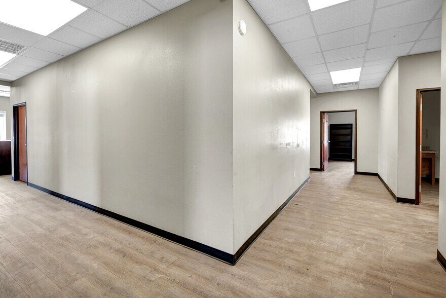 More Photos Of 10712 W County Road 77, Midland Service For Lease