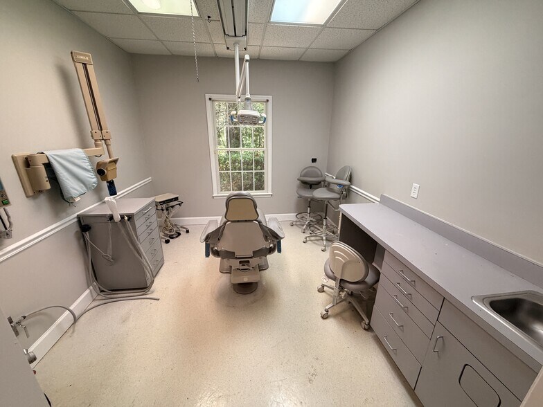More Photos Of 2632 Mitcham Dr, Tallahassee Medical For Lease