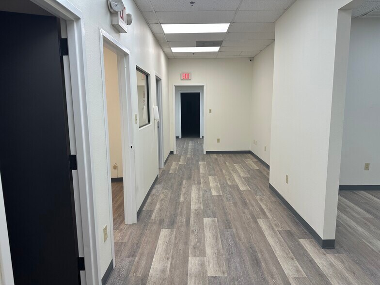 More Photos Of 8408 Amparan Rd, Laredo Warehouse For Lease