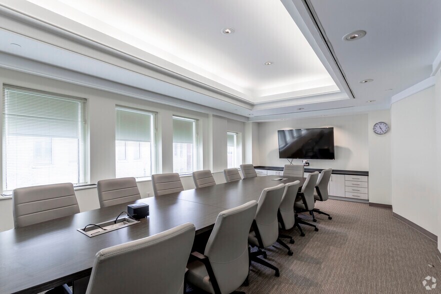 More Photos Of 1350 Connecticut Ave NW, Washington Office For Lease