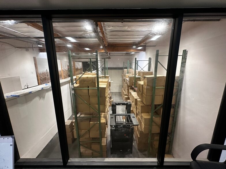 More Photos Of 4125 Market St, Ventura Light Manufacturing For Sale