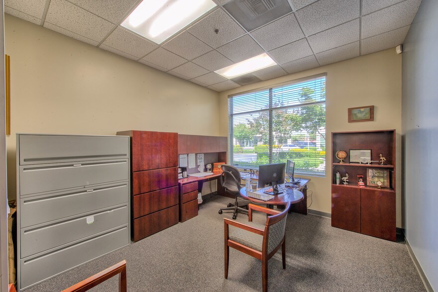 More Photos Of 11840 Pierce St, Riverside Office For Lease