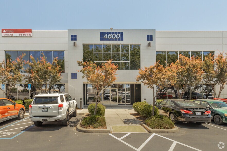 More Photos Of 4600 Roseville Rd, North Highlands Office For Lease