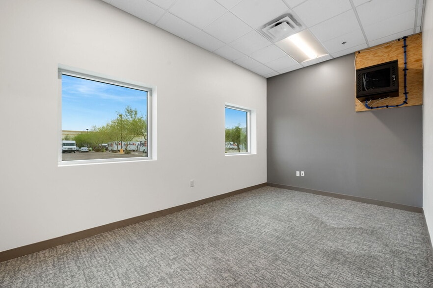 More Photos Of 777 W Pinnacle Peak Rd, Phoenix Unknown For Lease