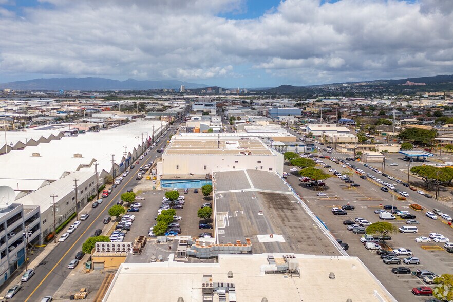 More Photos Of 1505 Dillingham Blvd, Honolulu General Retail For Lease