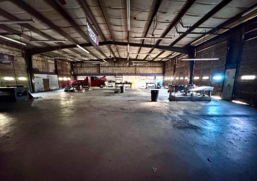 More Photos Of 18130 TN-125, Bolivar Flex For Sale