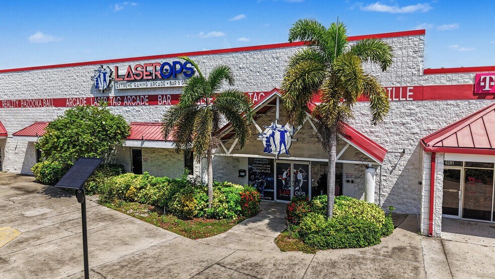 More Photos Of 6295 Waters Ave, Tampa Unknown For Lease