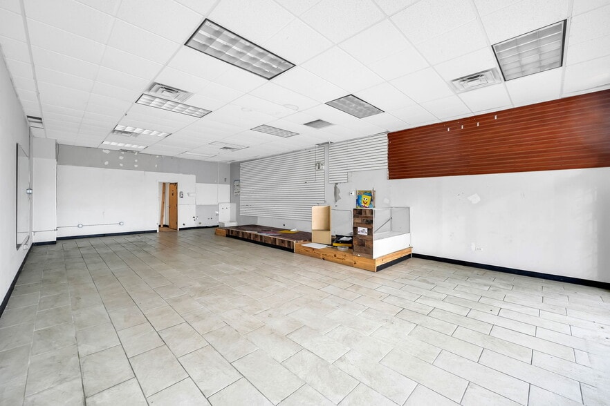 More Photos Of 8235-8259 S Kedzie Ave, Chicago Unknown For Lease