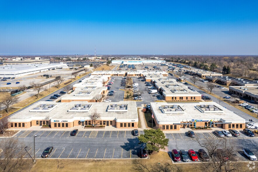 More Photos Of 3219 N Wilke Rd, Arlington Heights Office For Lease