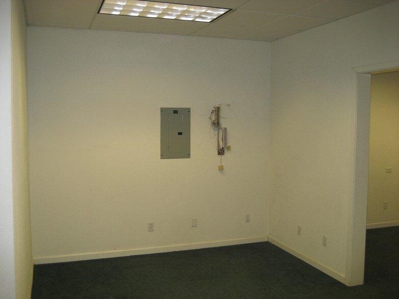 More Photos Of 1111 Dunbar Rd, Arnold Office For Sale