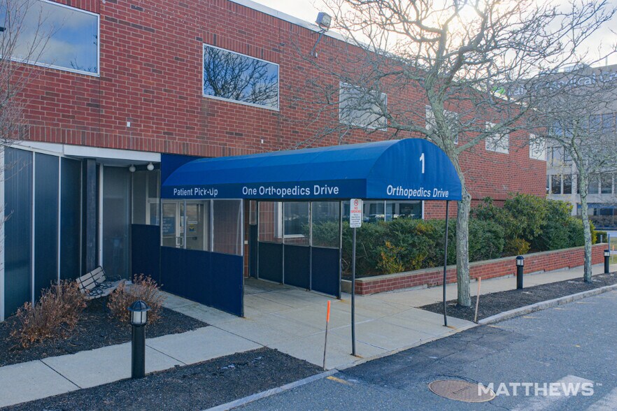 More Photos Of 1 Orthopedics Dr, Peabody Medical For Sale