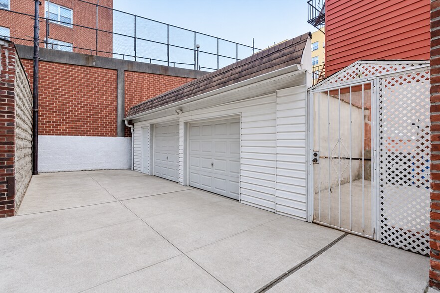 More Photos Of 3548 Bronx Blvd, Bronx Apartments For Sale