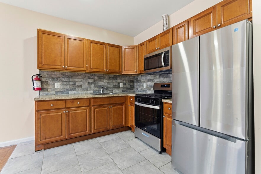 More Photos Of 265 S 8th St, Newark Apartments For Sale