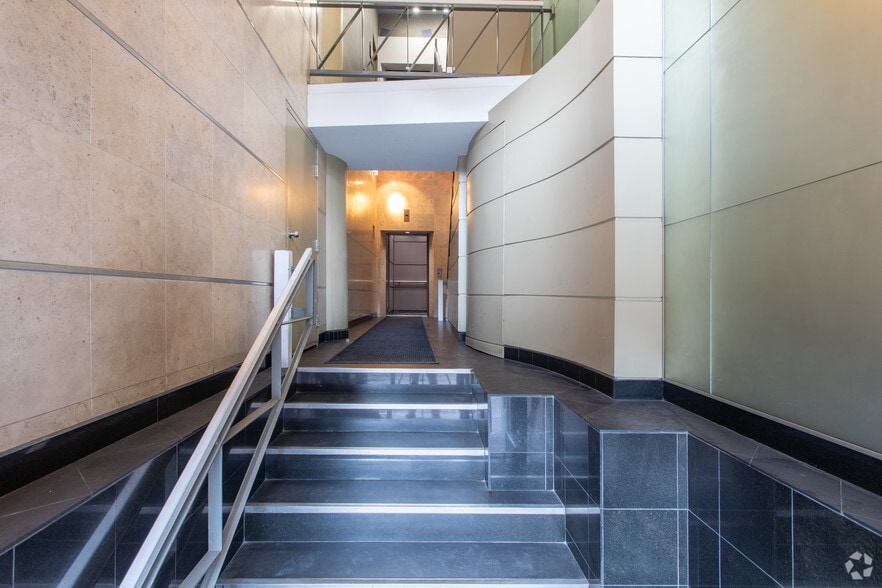 More Photos Of 222 W Ontario St, Chicago Loft Creative Space For Lease