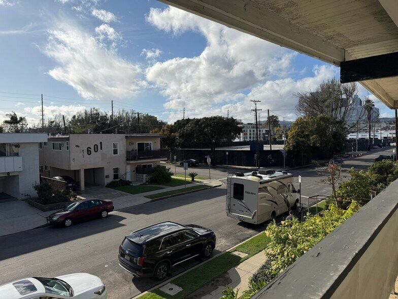 More Photos Of 1606 Barry Ave, Los Angeles Apartments For Sale