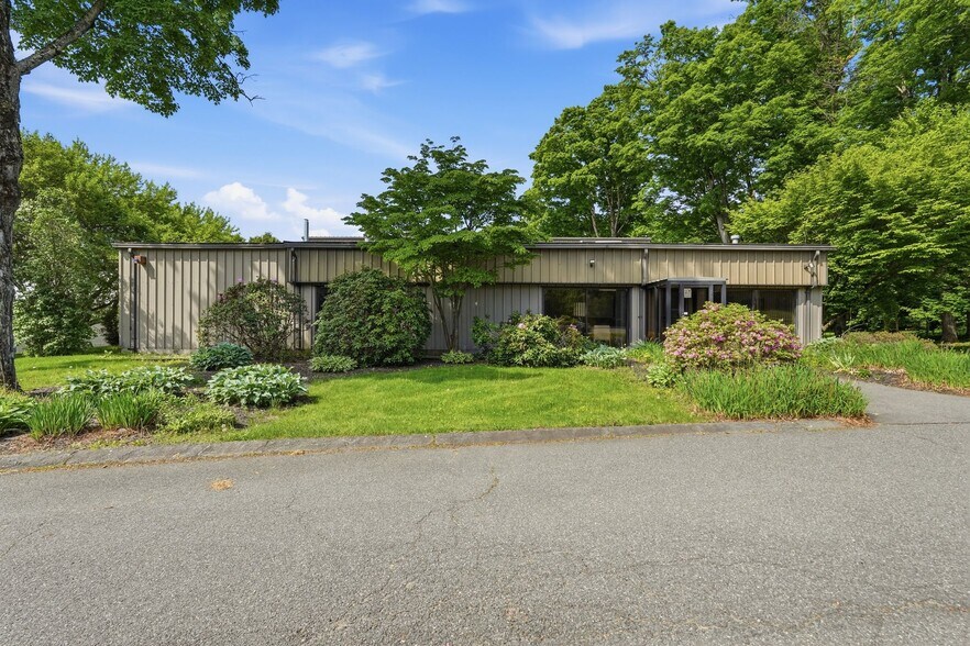 More Photos Of 665 Amherst Rd, Sunderland Research And Development For Sale