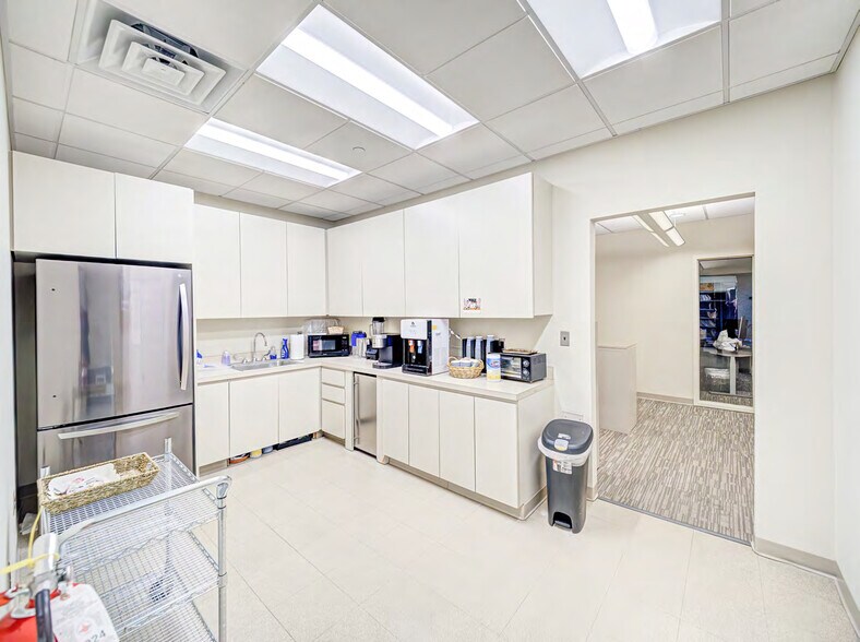 More Photos Of 100 Woodbridge Center Dr, Woodbridge Office For Lease