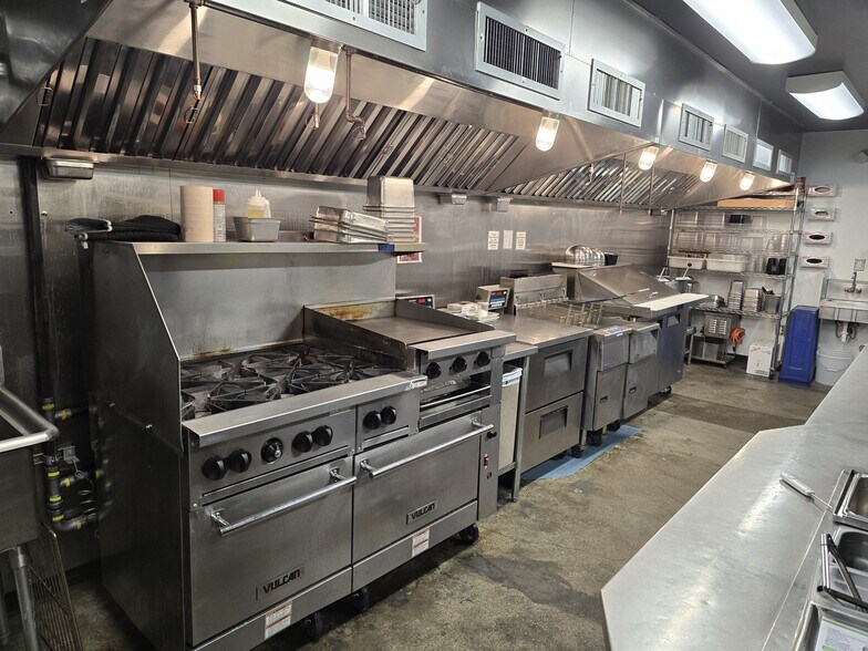 More Photos Of 2302 S Fawcett Ave, Tacoma Restaurant For Sale